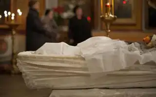 Огарок церковной свечи. Что делать с воском от сгоревшей свечи
