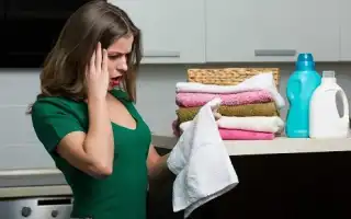 Секреты опытных хозяек, как и чем отстирать белые вещи от желтых пятен. Как убрать желтое пятно с белой футболки